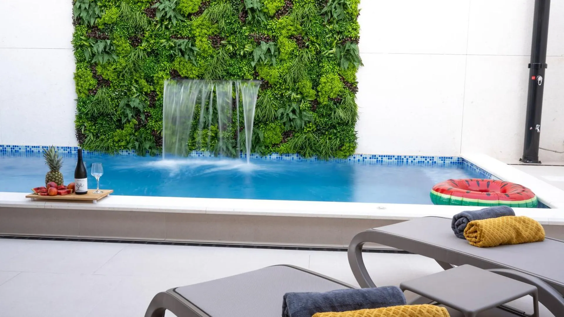 Apartment 88 - Private Heated Pool زادار